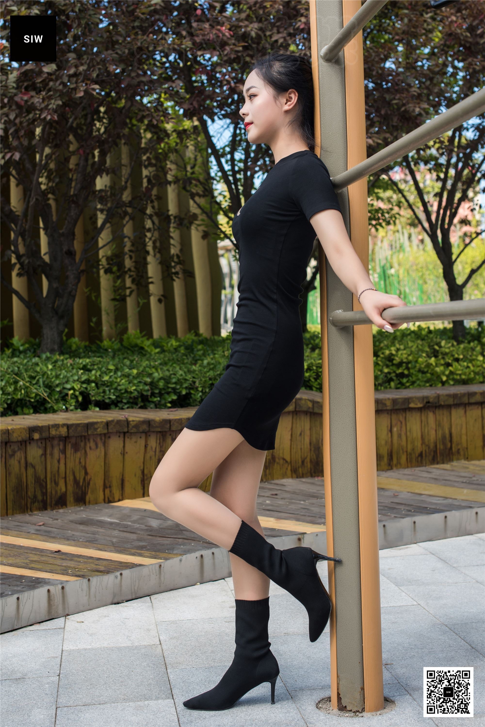 SIW斯文传媒 043 运动休闲纯棉黑色修身连身衫 - 乐饮